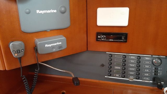 SET SAIL - Dufour 425 - électronique